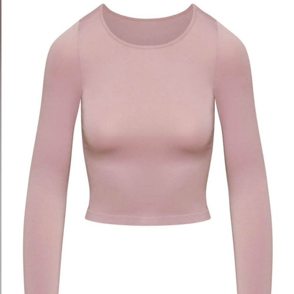 Aritzia Babaton contour crew longsleeve